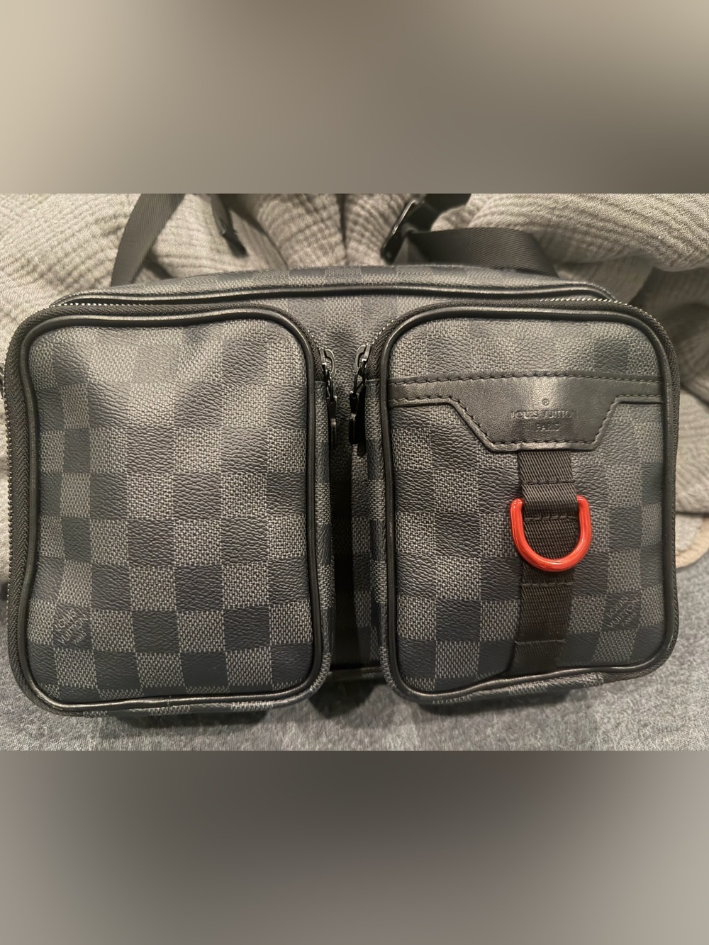 Damier Graphite Utility Messenger
